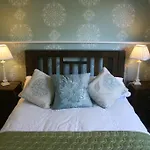House 3* Roundstone